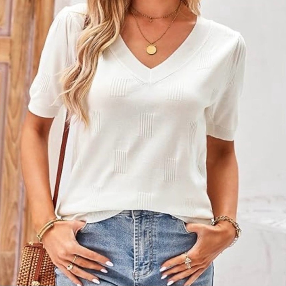 Arach & Cloz White V-Neck Women's Top size L
